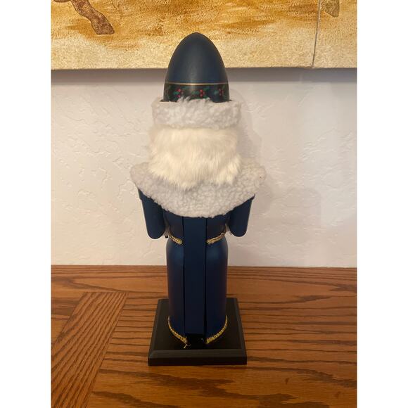 Goodnight Santa Nutcracker - Picture 3 of 5